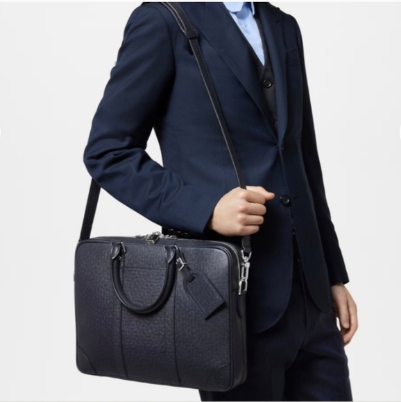 Authentic LOUIS VUITTON Taiga Leather Igor Briefcase - Ardoise Black - Picture 2 of 14